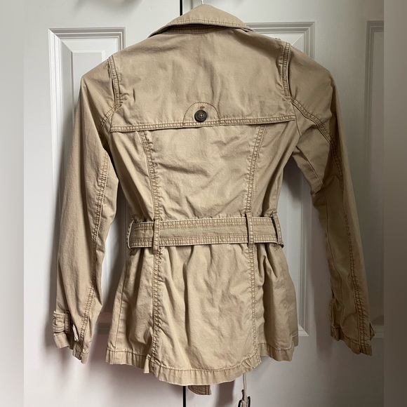 Abercrombie Kids Girls Trench Coat- tan/beige color, size Medium - Picture 2 of 3